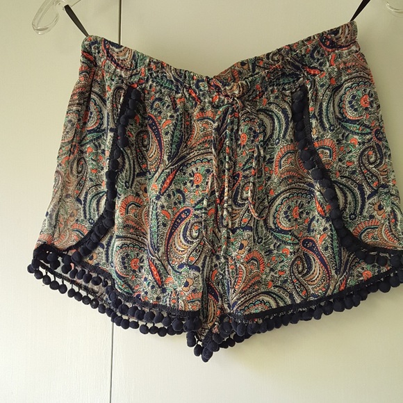 Honey Punch Pom Pom Shorts - Picture 10 of 10